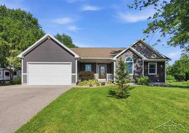 Photo 1 of Sale Pending at 4659 S 3 Mile Rd, Bay City, MI 48706 | MLS# 61050214206 | Listing updated on 2026-08-20