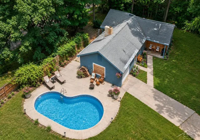 3rd image of 4350 E Arnold Lake Rd, Harrison, MI 48625 | MLS# 61050214208