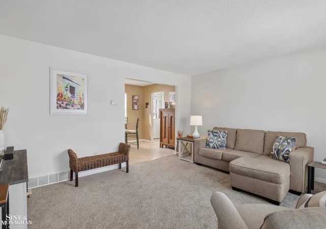 Listing Photo 4 - Condo for sale in building located at 1452 Whispering Woods Ave, Marysville, MI 48040