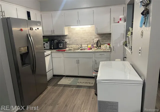 Photo 3 of Condo for sale at 29106 Lund Ave, Warren, MI 48093 | MLS# 20261052402 | Listing updated on 2026-09-18