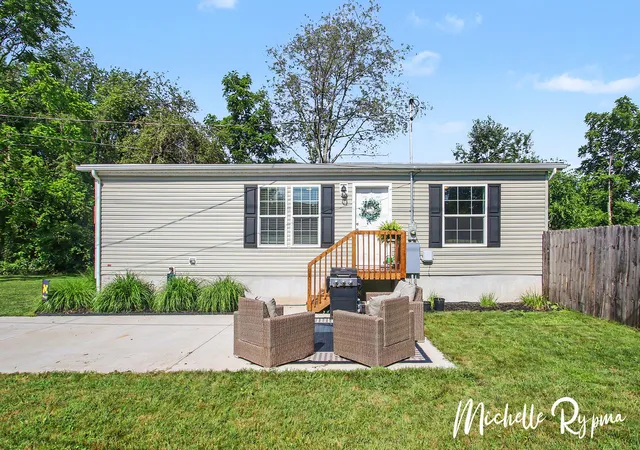 1st image of 326 Walter St, Fennville, MI 49408 | MLS# 71026034754