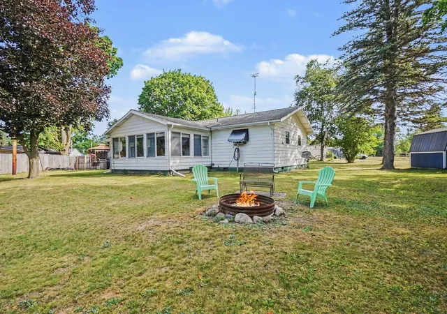 2nd image of 169 Park Pl, Barryton, MI 49305 | MLS# 65026034745