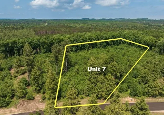 5th image of 8852 Hemlock Hill Dr, Long Lake Township Grand Traverse, MI 49685 | MLS# 78080070846