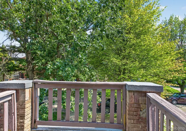 Listing Photo 4 - Condo for sale in building located at 3000 Cortland St, Detroit, MI 48206