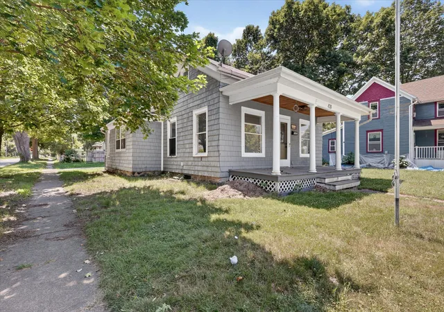 Photo 3 of Single family home for sale at 438 E Center St, Hastings, MI 49058 | MLS# 65026034771 | Listing updated on 2026-07-29