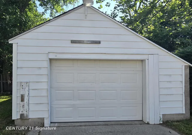 Photo 3 of Single family home for sale at 3406 Gratiot Ave, Flint, MI 48503 | MLS# 5050214220 | Listing updated on 2026-08-31