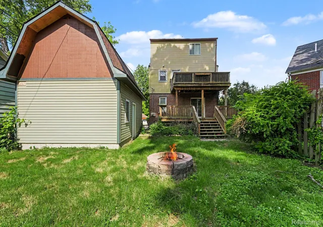 Photo 2 of Single family home for sale at 150 Ontario Rd, Pontiac, MI 48341 | MLS# 20261052455 | Listing updated on 2026-10-18