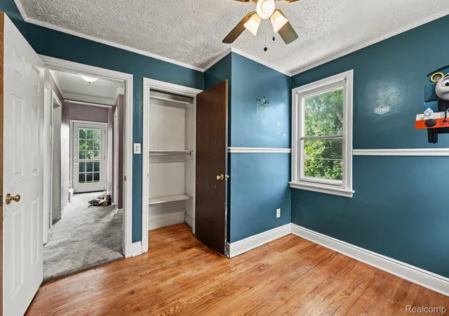 Photo 4 of Single family home for sale at 150 Ontario Rd, Pontiac, MI 48341 | MLS# 20261052455 | Listing updated on 2026-10-18