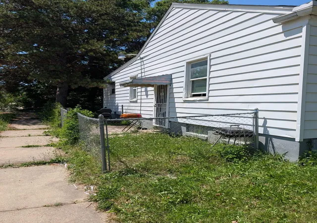 Photo 3 of Single family home for sale at 19605 Justine St, Detroit, MI 48234 | MLS# 58050214228 | Listing updated on 2026-09-17
