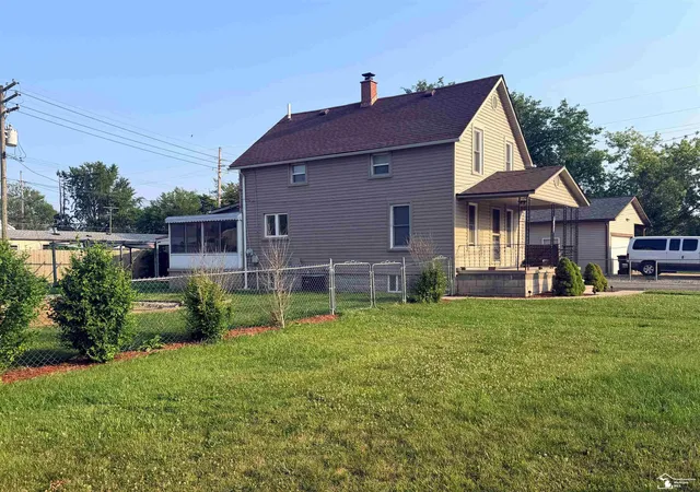 Photo 2 of Single family home for sale at 1003 Bacon St, Monroe, MI 48161 | MLS# 57050214232 | Listing updated on 2026-07-29