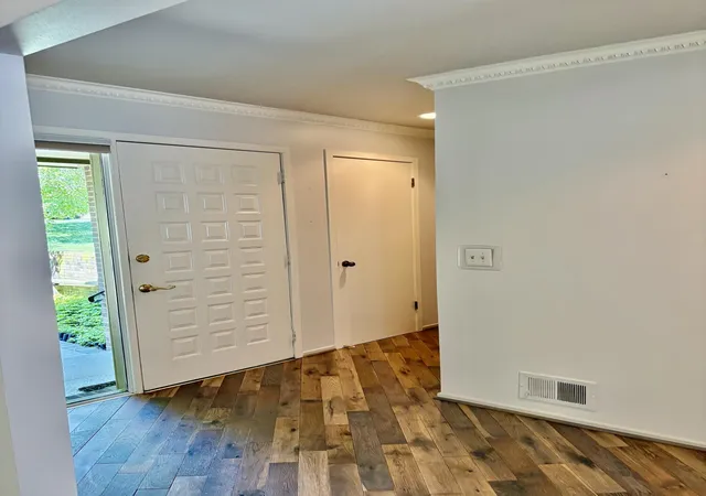 Listing Photo 5 - Condo for sale in building located at 1669 S Hl Blvd, Bloomfield Hills, MI 48304