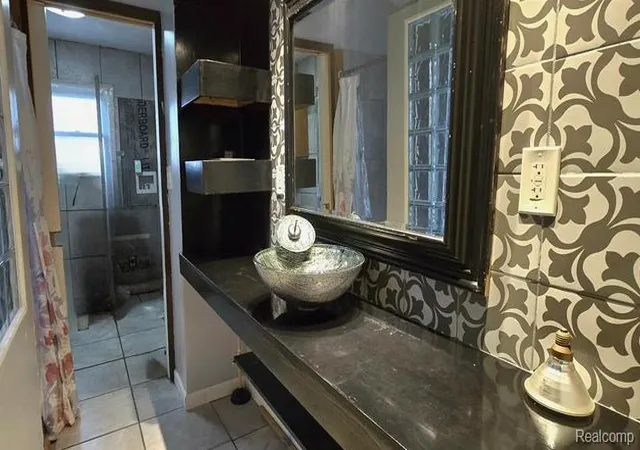 Photo 4 of Single family home for sale at 1414 Earlmoor Blvd, Flint, MI 48506 | MLS# 20261052481 | Listing updated on 2026-07-10