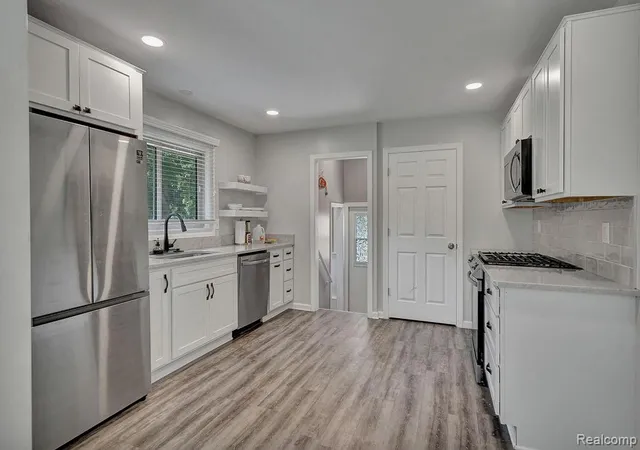 Photo 5 of Single family home for sale at 615 Lincoln St, Lapeer, MI 48446 | MLS# 20261052489 | Listing updated on 2026-08-19