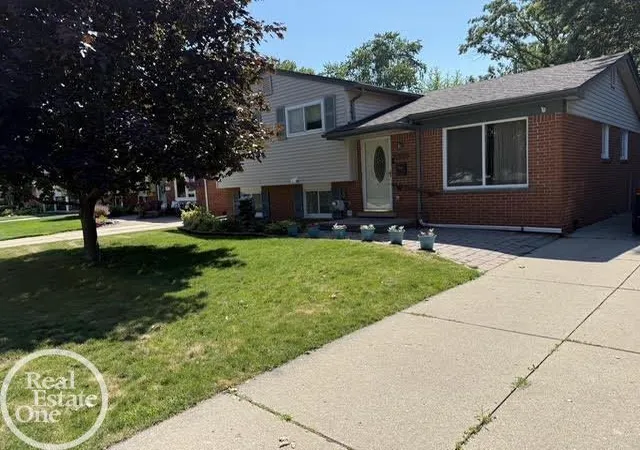 Photo 1 of Single family home for sale at 31705 Saint Margaret St, Saint Clair Shores, MI 48082 | MLS# 58050214246 | Listing updated on 2026-09-11
