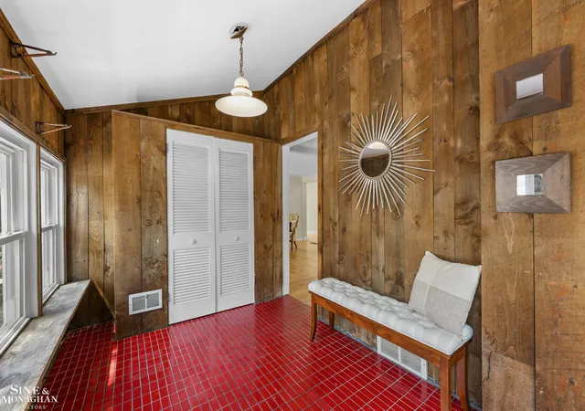 Photo 3 of Single family home for sale at 190 Lakeview Ave, Grosse Pointe Farms, MI 48236 | MLS# 58050214249 | Listing updated on 2026-09-14