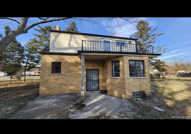 Photo 2 of Single family home for sale at 15646 Saratoga Ave, Detroit, MI 48205 | MLS# 81026034834 | Listing updated on 2026-10-21