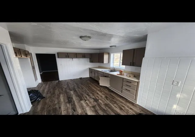 Photo 4 of Single family home for sale at 15646 Saratoga Ave, Detroit, MI 48205 | MLS# 81026034834 | Listing updated on 2026-10-21