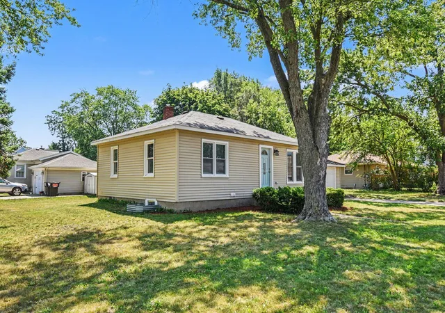 Photo 3 of Single family home for sale at 5134 Heyboer Ave SE, Grand Rapids, MI 49548 | MLS# 65026034846 | Listing updated on 2026-10-01