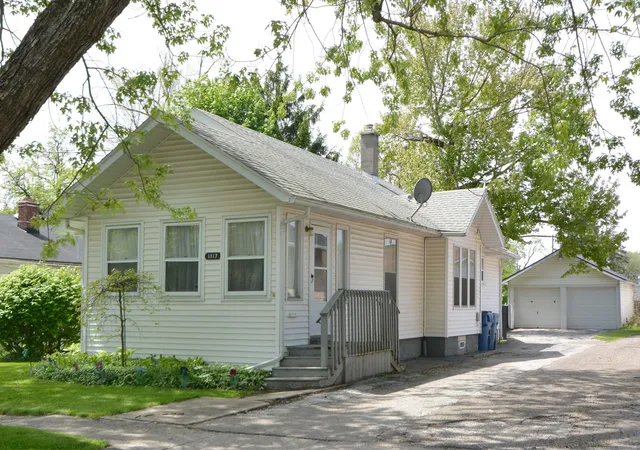 1st image of 1117 Dayton Ave, Kalamazoo, MI 49048 | MLS# 66026034850