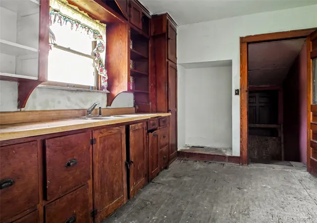 Photo 3 of Single family home for sale at 3009 Janes Ave, Saginaw, MI 48601 | MLS# 20261052528 | Listing updated on 2026-07-11