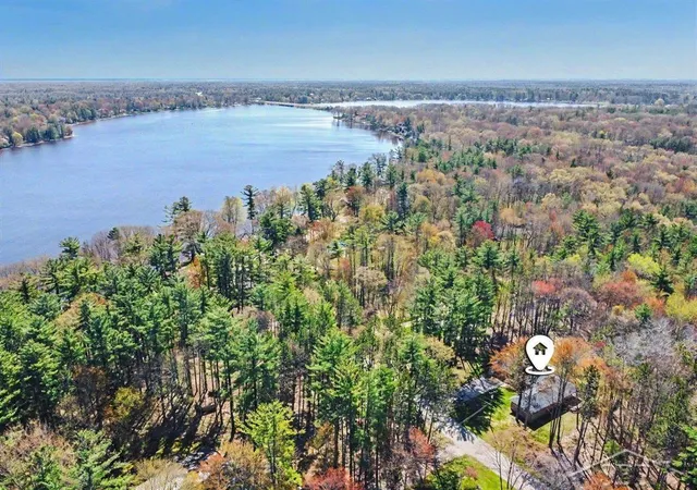 2nd image of 547 W Peterson Dr, Sanford, MI 48657 | MLS# 61050214256