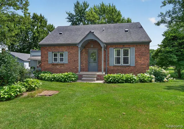 Photo 3 of Single family home for sale at 10800 7 Mile Rd, Northville, MI 48167 | MLS# 20261052532 | Listing updated on 2026-09-10