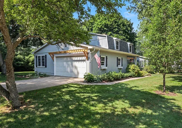 3rd image of 608 Arboretum Dr, Fremont, MI 49412 | MLS# 72026034858