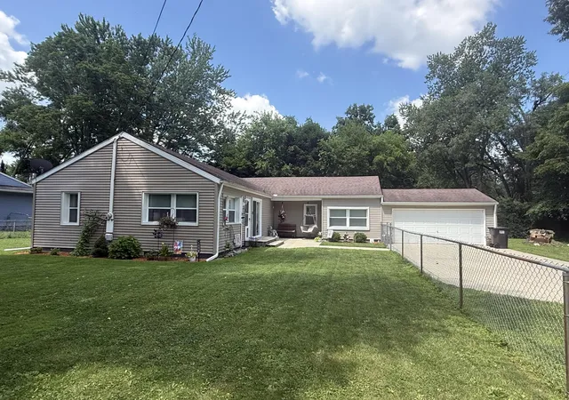 1st image of 926 Bryant Ave, Jackson, MI 49202 | MLS# 55026034868