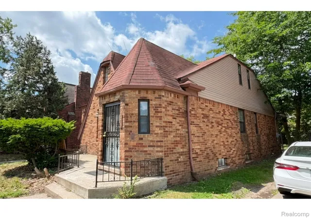Photo 3 of Single family home for sale at 17335 Birwood St, Detroit, MI 48221 | MLS# 20261052559 | Listing updated on 2026-08-17