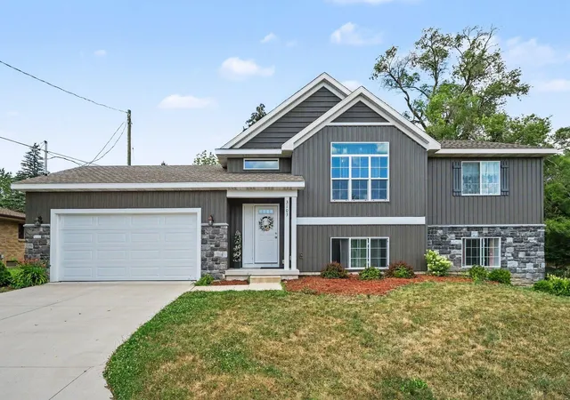 1st image of 3103 52nd St Se, Grand Rapids, MI 49512 | MLS# 65026034874