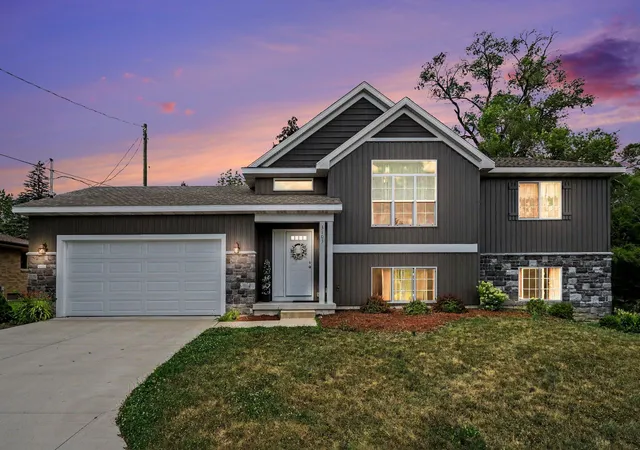 2nd image of 3103 52nd St Se, Grand Rapids, MI 49512 | MLS# 65026034874