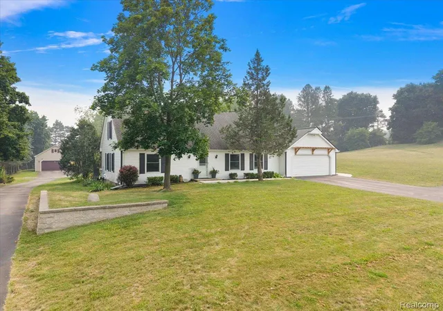 2nd image of 3365 Maybee Rd, Lake Orion, MI 48359 | MLS# 20261052578