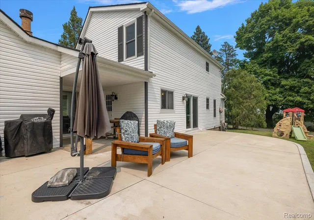 Photo 4 of Single family home for sale at 3365 Maybee Rd, Lake Orion, MI 48359 | MLS# 20261052578 | Listing updated on 2026-10-03