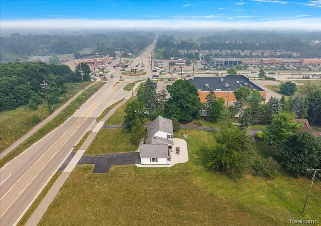61st image of 3365 Maybee Rd, Lake Orion, MI 48359 | MLS# 20261052578
