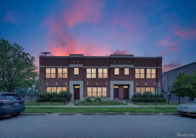 Photo 2 of Condo for sale at 22 Pallister St, Detroit, MI 48202 | MLS# 20261052580 | Listing updated on 2026-07-24