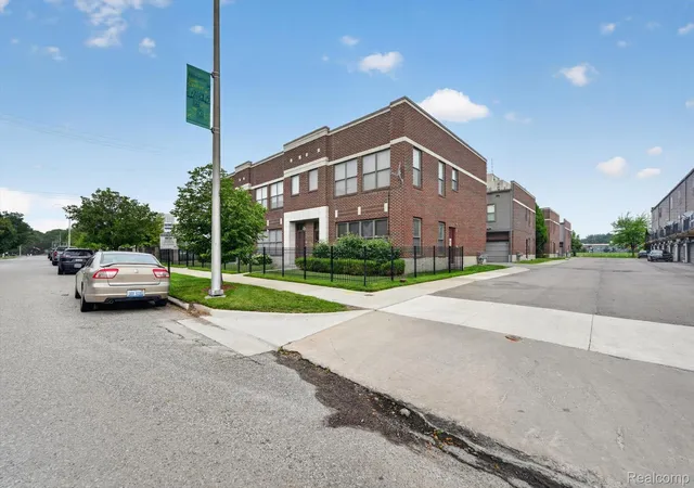 Photo 3 of Condo for sale at 22 Pallister St, Detroit, MI 48202 | MLS# 20261052580 | Listing updated on 2026-07-24