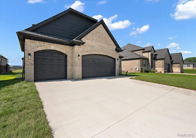 5th image of 24462 Sawgrass Dr, Macomb, MI 48042 | MLS# 20261052586