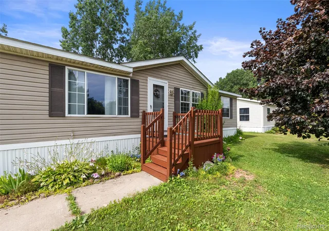 Photo 3 of Single family home for sale at 2785 Mulberry Dr, Clarkston City Oakland, MI 48348 | MLS# 20261052594 | Listing updated on 2026-10-02