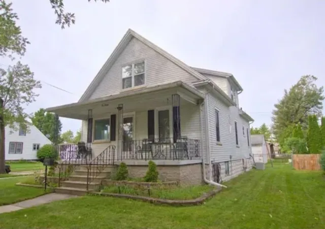 Photo 1 of Single family home for sale at 520 S Birney St, Bay City, MI 48708 | MLS# 60050214283 | Listing updated on 2026-07-16
