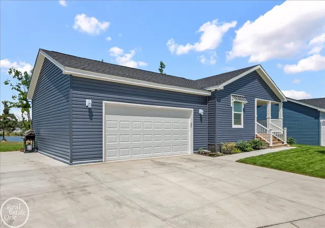 3rd image of 184 Riviera Dr, Oxford, MI 48371 | MLS# 58050214279