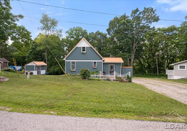 Photo 1 of Sale Pending at 2041 Lakeview Dr, Brooklyn, MI 49230 | MLS# 56050214284 | Listing updated on 2026-09-18