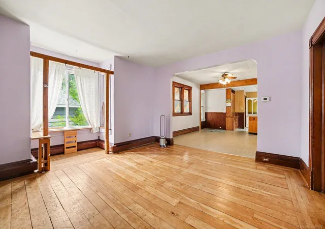 Photo 2 of Single family home for sale at 817 Wright St, Saginaw, MI 48602 | MLS# 58050214287 | Listing updated on 2026-08-18
