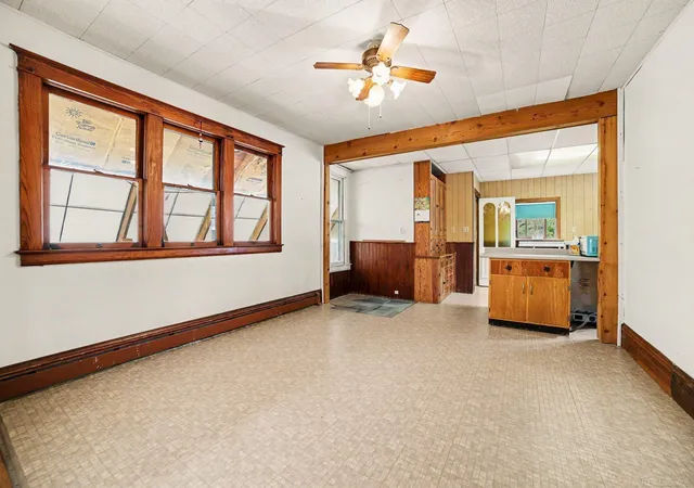 Photo 3 of Single family home for sale at 817 Wright St, Saginaw, MI 48602 | MLS# 58050214287 | Listing updated on 2026-08-18