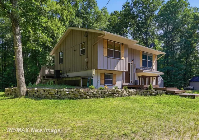 1st image of 133 S Magruder Rd, Shepherd, MI 48883 | MLS# 61050214288