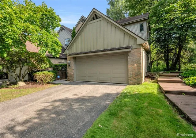 Photo 1 of Condo for sale at 37418 Legends Trl Dr, Farmington Hills, MI 48331 | MLS# 20261052653 | Listing updated on 2026-09-05