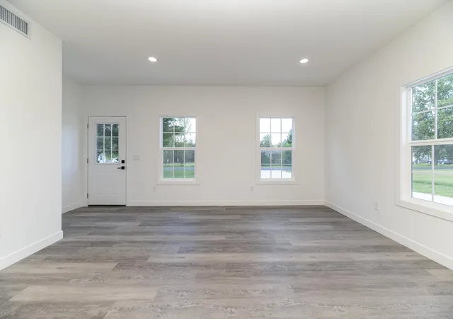 Photo 4 of Single family home for sale at 6230 Wright St, Kalamazoo, MI 49048 | MLS# 66026034943 | Listing updated on 2026-08-31