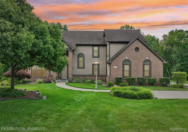 Photo 1 of Sale Pending at 6423 Southampton Dr, Clarkston, MI 48346 | MLS# 20261052674 | Listing updated on 2026-08-18