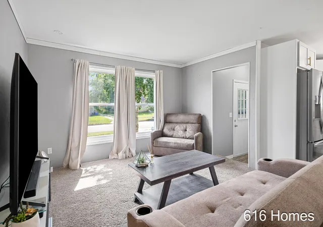 Photo 3 of Single family home for sale at 1911 Benjamin Ave NE, Grand Rapids, MI 49505 | MLS# 65026034953 | Listing updated on 2026-09-18
