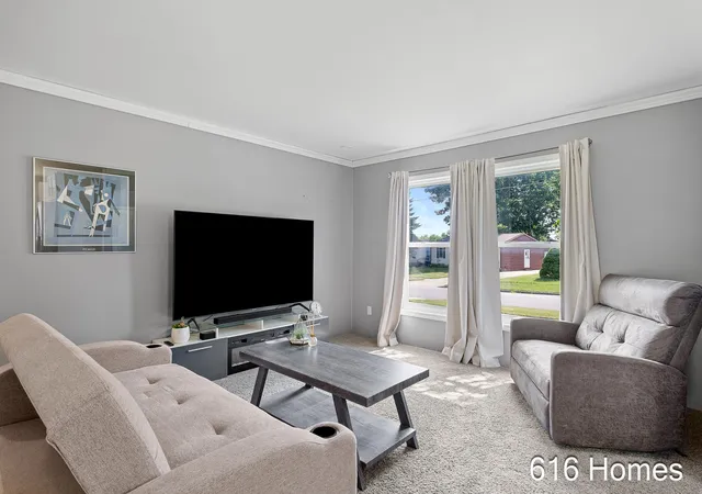 Photo 4 of Single family home for sale at 1911 Benjamin Ave NE, Grand Rapids, MI 49505 | MLS# 65026034953 | Listing updated on 2026-09-18
