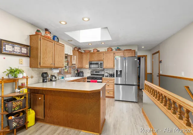 4th image of 1171 Runway Dr Sw, Byron Center, MI 49315 | MLS# 65026034959